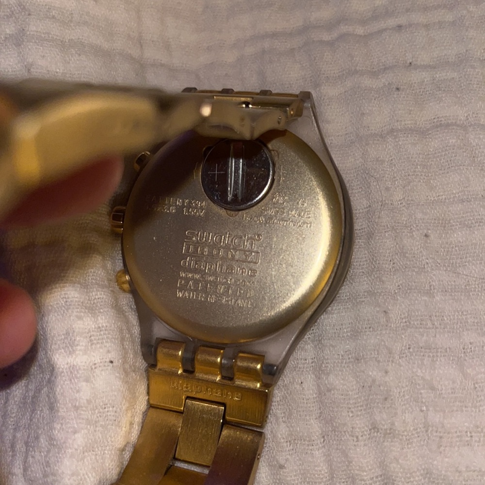 SWATCH - Picture 3 of 5